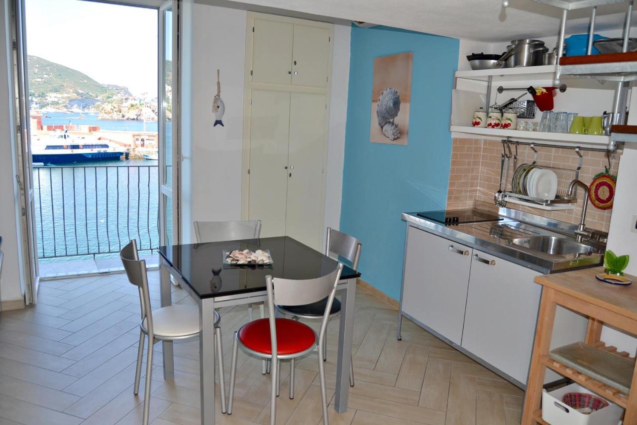 Maridea - La Darsena Lägenhet Ponza Exteriör bild